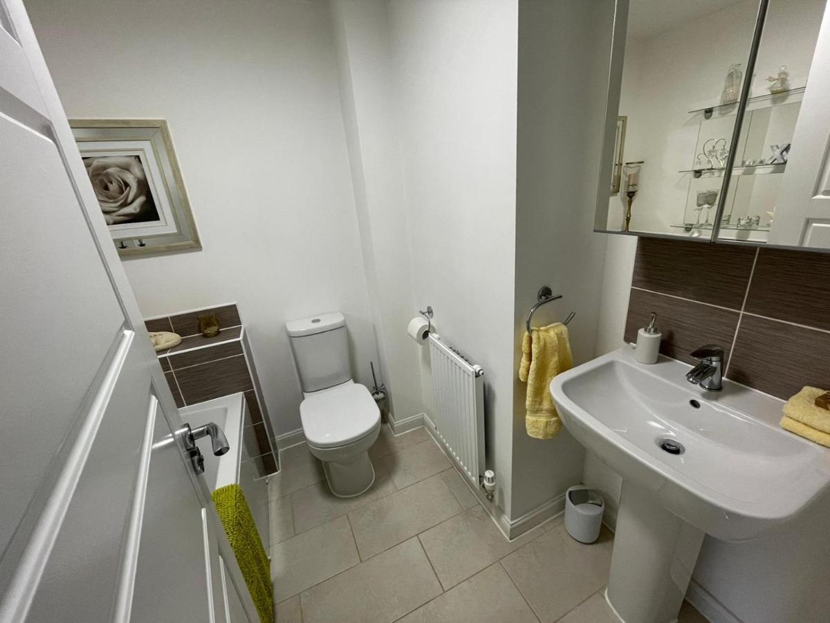 Comet place Wellingborough Extérieur photo