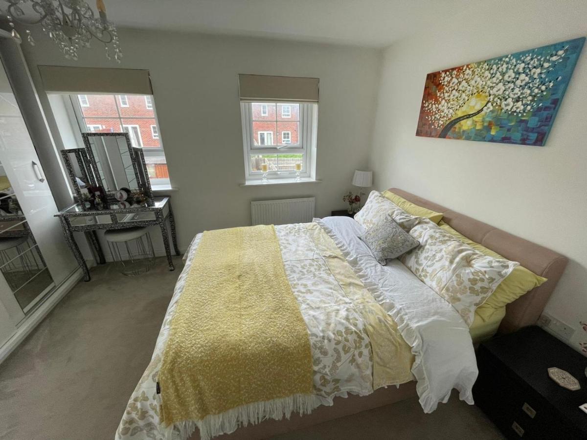Comet place Wellingborough Extérieur photo