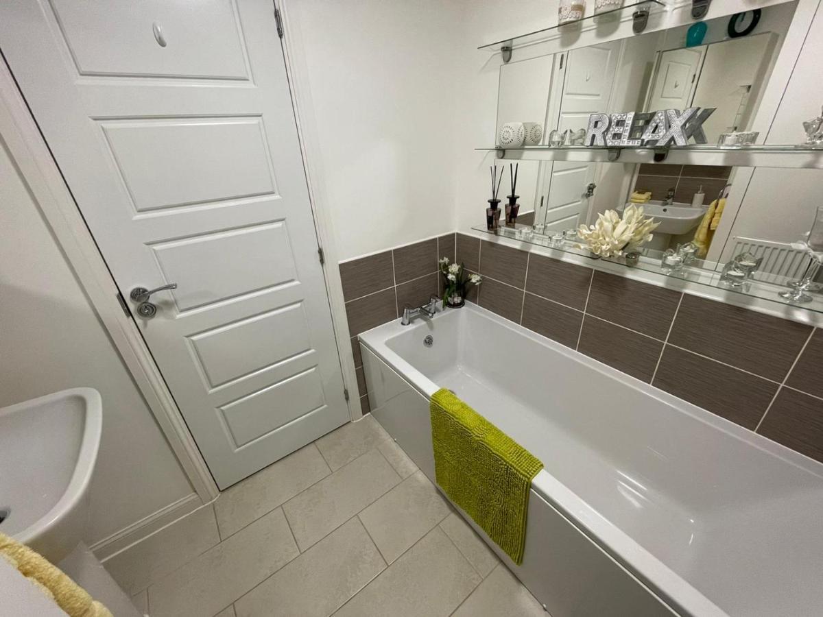 Comet place Wellingborough Extérieur photo